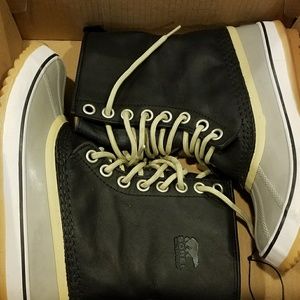 NIB Sorel 1964 Premium waterproof sz7 boots